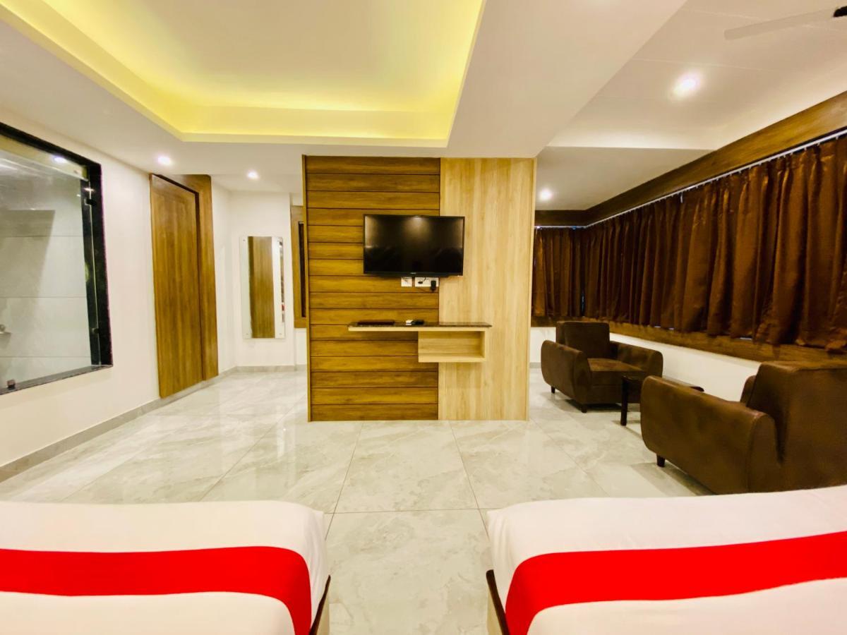 The Eleganza Hotel Jhājra Exterior foto