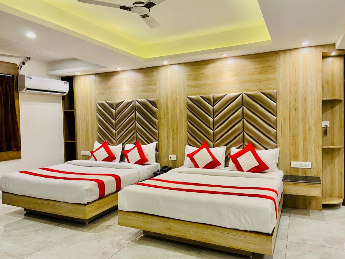 The Eleganza Hotel Jhājra Exterior foto