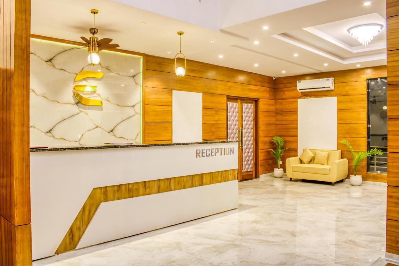 The Eleganza Hotel Jhājra Exterior foto