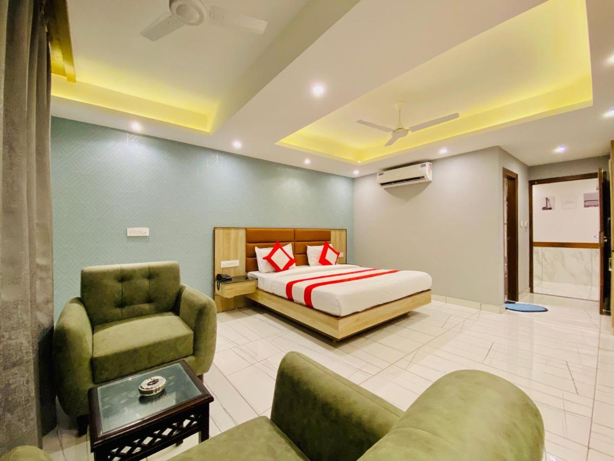 The Eleganza Hotel Jhājra Exterior foto